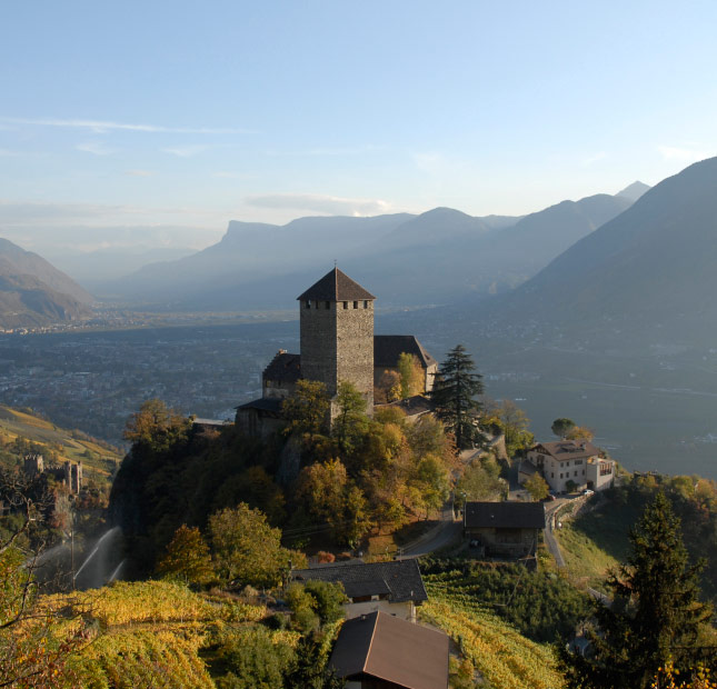 Schloss Tirol Herbststimmung